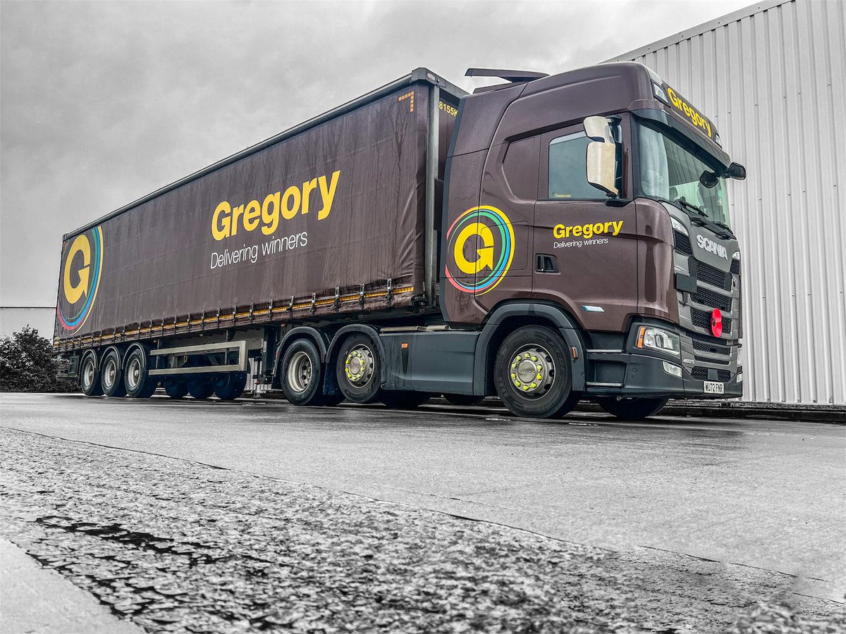 First delivery done to a food wholesaler in Chepstow earlier this morning, I got onto the bay just as 3 other lorries turned up 😮‍💨 Then it was time to head back over to Bristol for a trailer swap, before heading down to Bridgwater 🛣️ #HGV #Distribution #Haulage