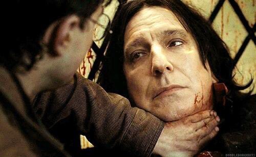 Em 2 de maio de 1998: Snape dá a Harry suas memórias.

“Olhe para mim… você tem os olhos da sua mãe.”