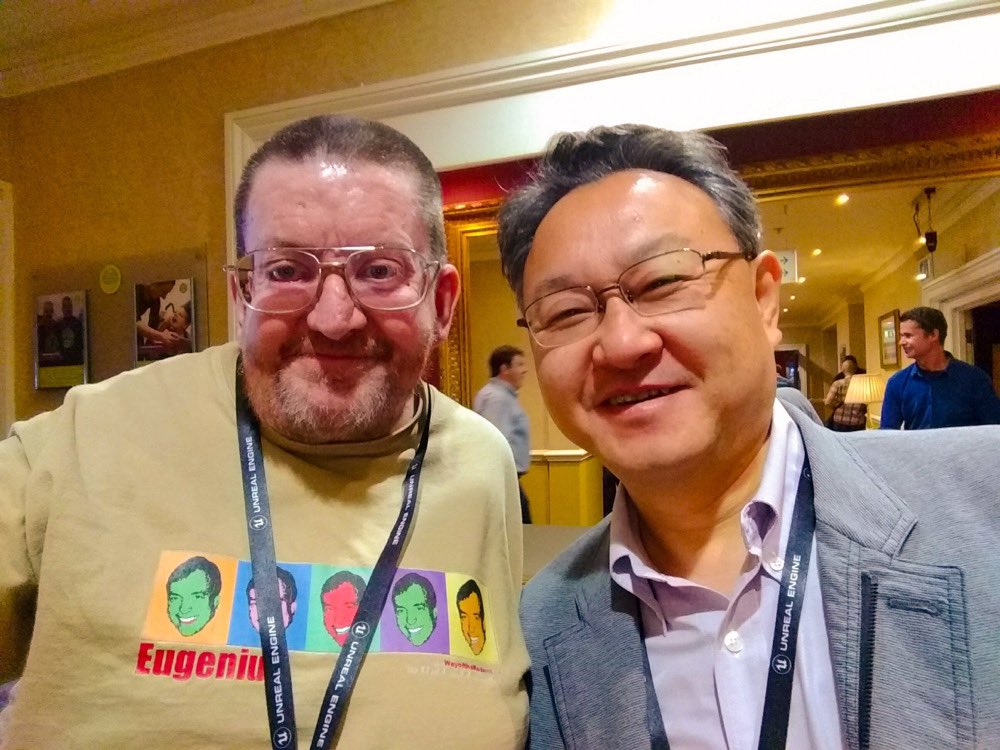 Ooh!
Might get a one day Expo ticket nearer the date to see @yosp again. ☺️👍
Photo of me meeting Yoshida-san at @developconf in 2017: