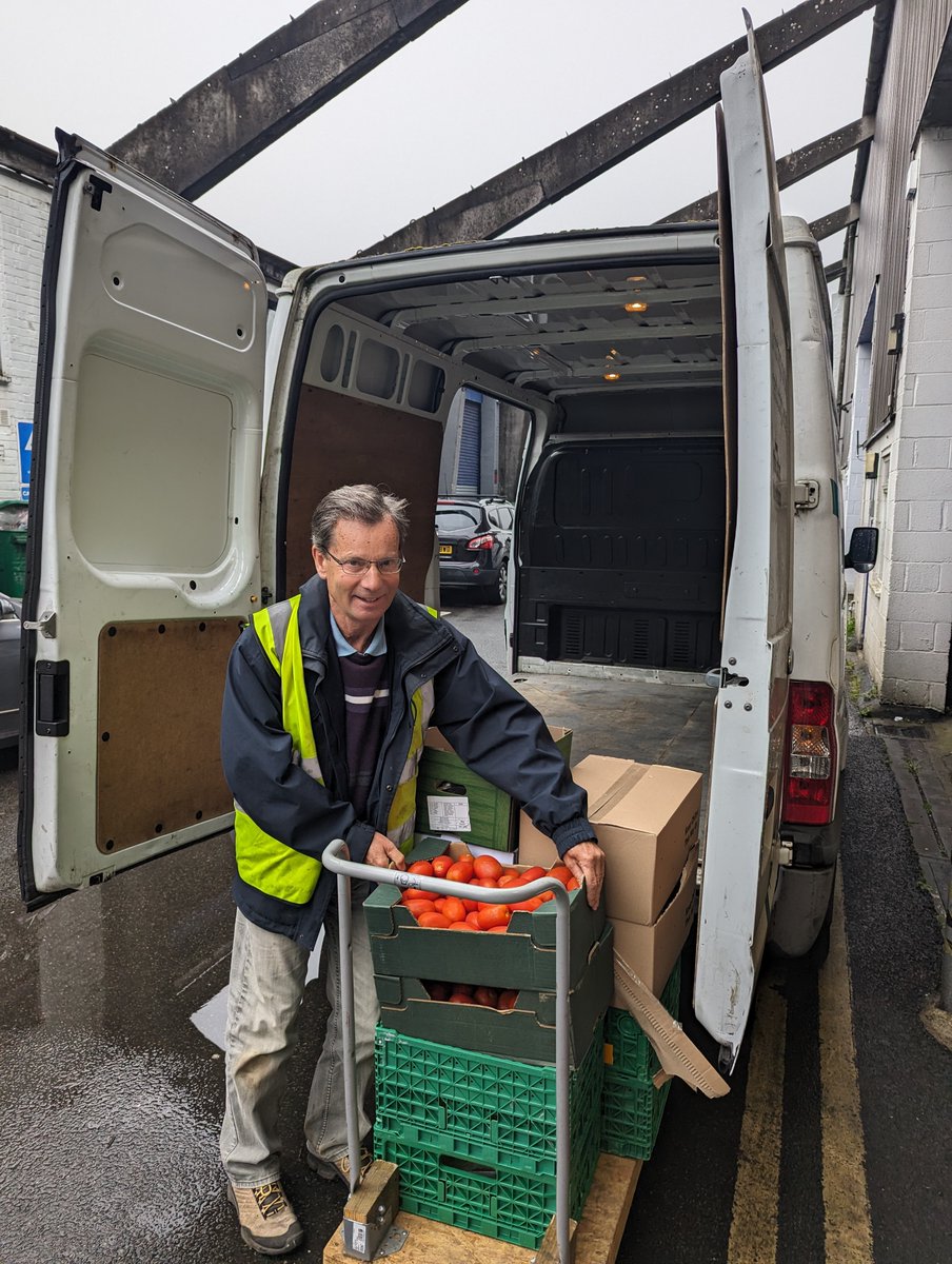 No one can accuse us of being fair weather food waste warriors! Here's one of our trustees loading up a van on a cold, wet day in ... MAY!? (when will we get some sunshine?)

#foodwastewarriors #surplusfood #volunteering #volunteers #oxford #sustainability #foodwaste