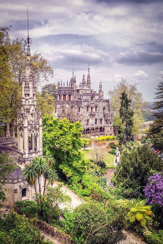 #Portugal #Sintra #dreamdestinations #travel ✈️🇵🇹🏰🌿🌼 Quinta Da Regaleira with all the flowers alive in the spring air is a joy to behold. Make time for sensational Sintra: An easy day trip from #Lisbon! Click here for more tips on exploring Sintra ➡️ bit.ly/3vyPCVS