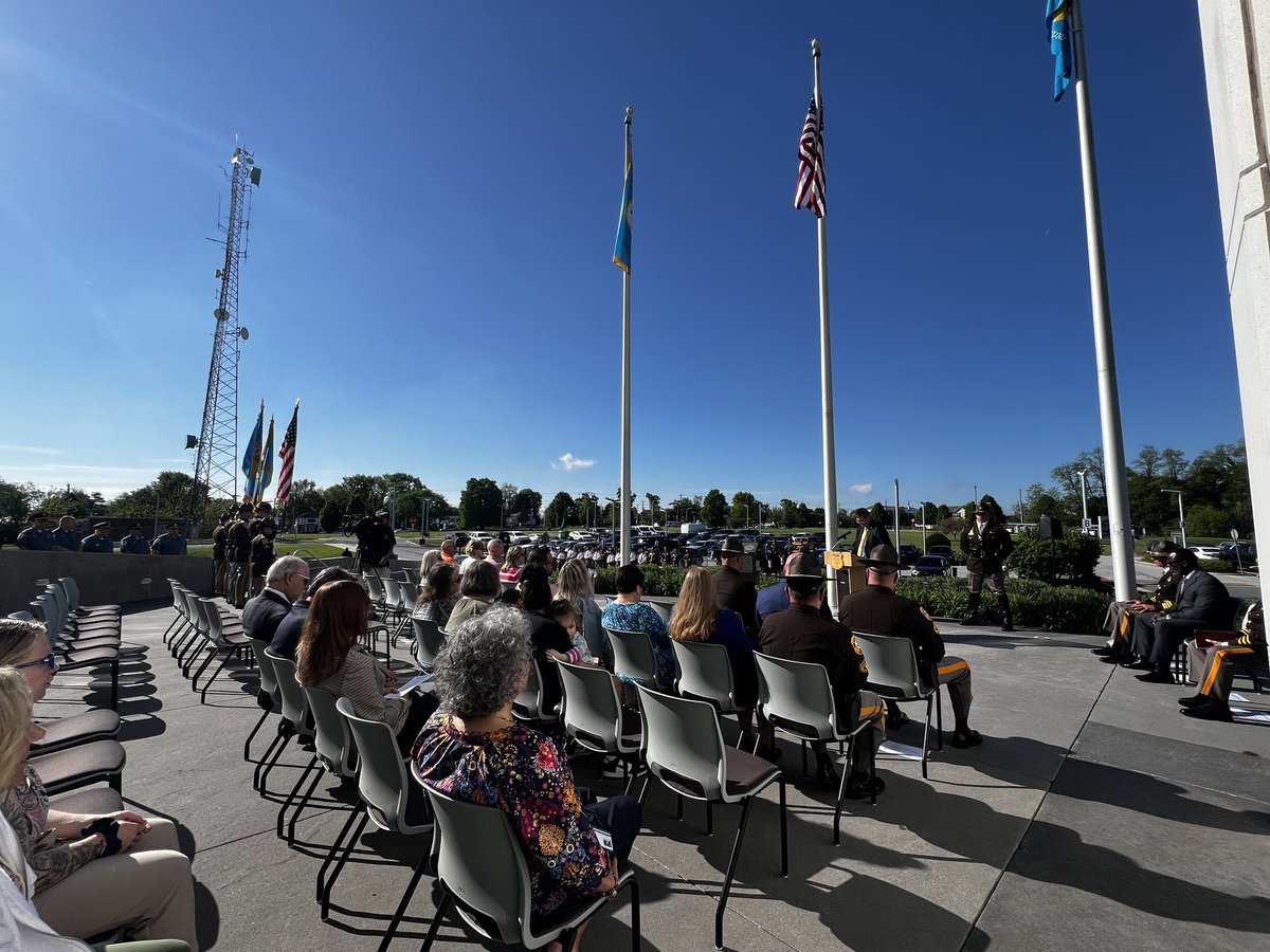 Yesterday CE @MattMeyerDE joined @NCCPD_DE for the annual Police Memorial Day program to honor the brave men and women who made the ultimate sacrifice in service to their communities. Their dedication and courage will never be forgotten. #PoliceMemorialDay #NeverForget 🖤💙