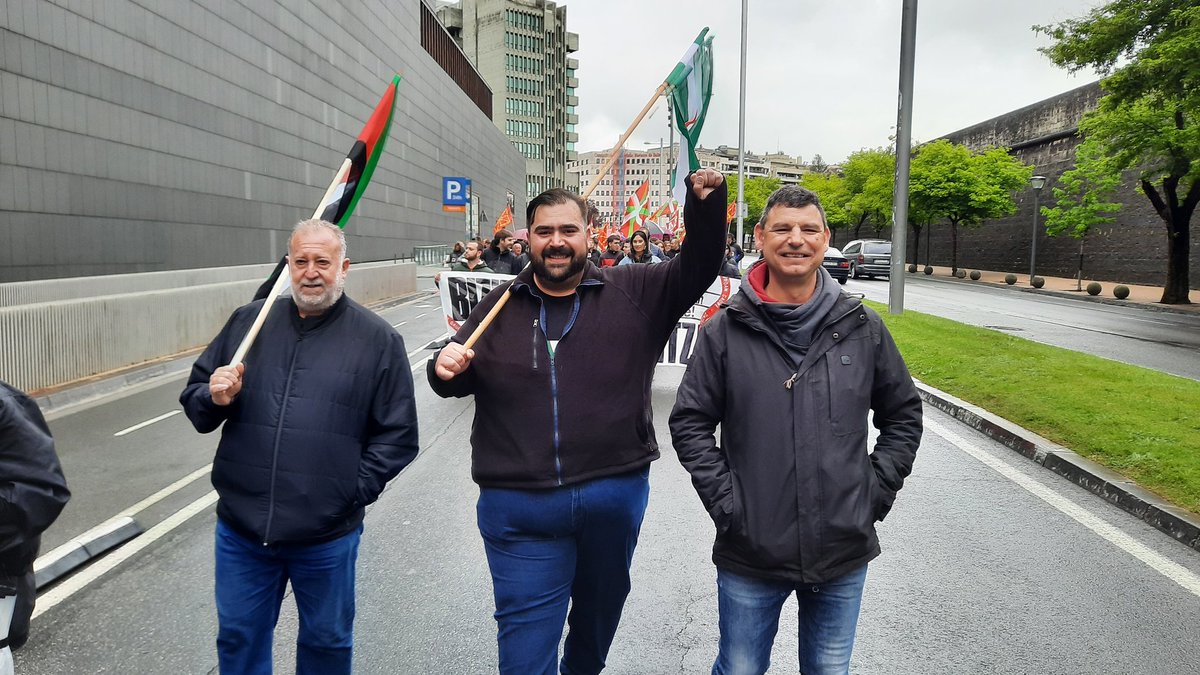 Hoy ha sido detenido en Navarra Óscar Reina, líder sindical y portavoz del SAT. Es la décima detención que sufre. La 'democracia' en España.