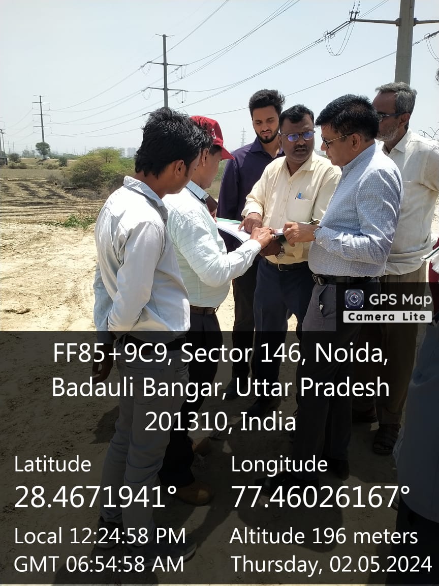 noida_authority's tweet image. आज प्राधिकरण के अधिकारियों ने @UPIrrigationDep के अधिकारियों के साथ संयुक्त रूप से हिंडन अप्रोच रोड का स्थलीय निरीक्षण किया। निरीक्षण के दौरान प्राधिकरण के अधिकारियों द्वारा सम्बंधित रोड के निर्माण कार्य का जायजा लिया।
#NoidaAuthority
#NoidaDevelopment