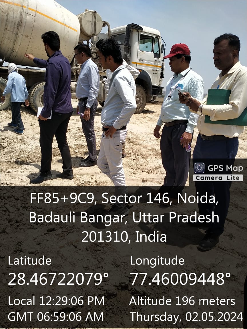 noida_authority's tweet image. आज प्राधिकरण के अधिकारियों ने @UPIrrigationDep के अधिकारियों के साथ संयुक्त रूप से हिंडन अप्रोच रोड का स्थलीय निरीक्षण किया। निरीक्षण के दौरान प्राधिकरण के अधिकारियों द्वारा सम्बंधित रोड के निर्माण कार्य का जायजा लिया।
#NoidaAuthority
#NoidaDevelopment