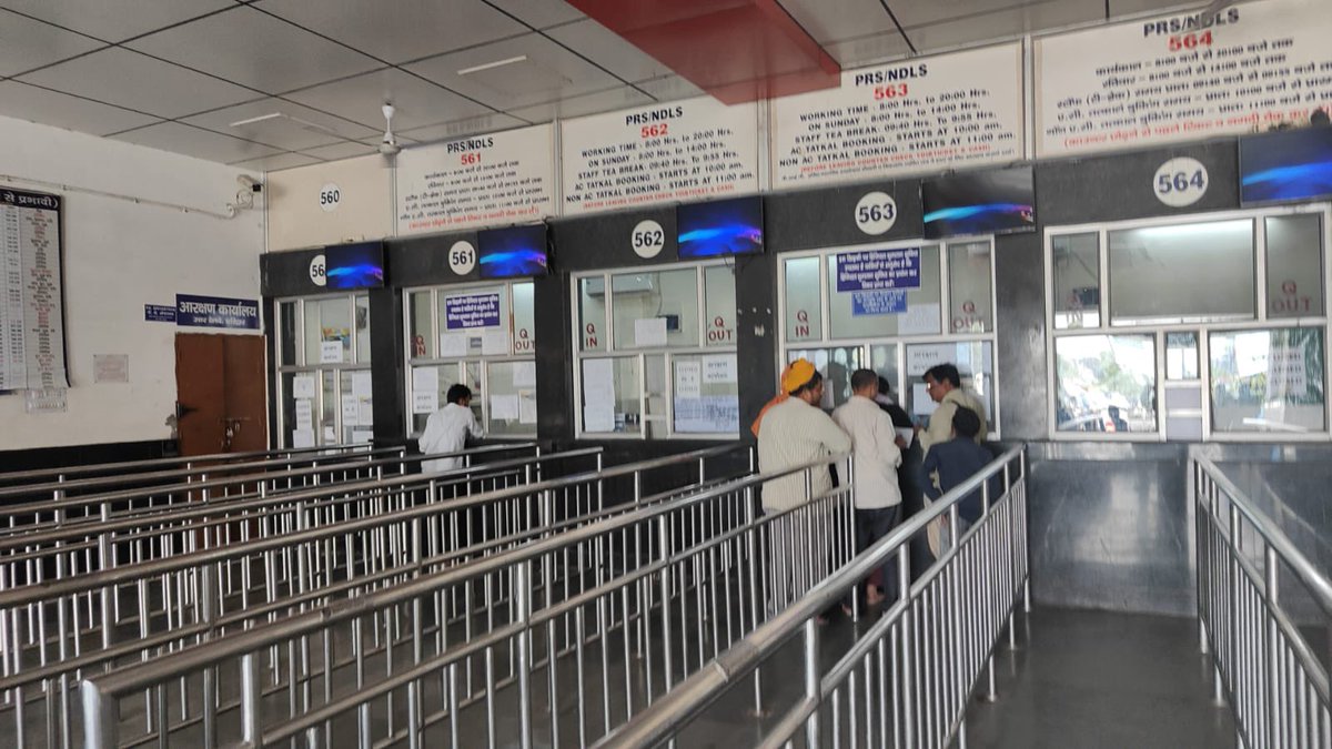 Additional Ticket Counters opened at the Haridwar Railway Station for swift resolution of enquiries of passengers in this ongoing summer rush. #SummerSpecial