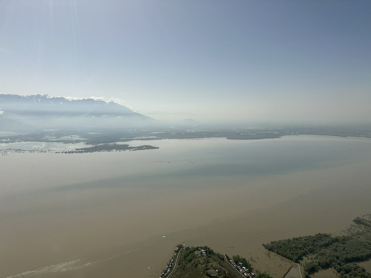 The Wular on a good bright day in Kashmir looking, well, like the Wular should … recent downpours have helped despite causing the flood scare @kamranalimir @pzshabir @NatureDesai @savvyghai @MontyPanging @ragarwal @head3hunter