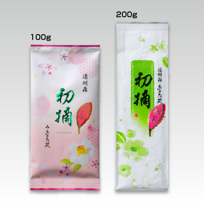 osadaenhonten's tweet photo. 【新茶情報】
初摘が新茶になって大好評発売中イシ！
五月初旬、陽光を十分に浴び大地から養分もよく吸い上げた新芽を軽めの深蒸��にして、火入れ鮮やかに仕上げたおさだ苑の定番煎茶イシ！
【初摘】
https://t.co/dKJmCwOBGM
#おさだ苑本店 https://t.co/815VgnVC3N