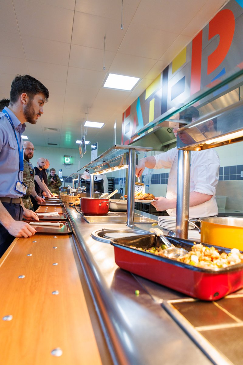 🥗 The new Defence Catering Strategy landed at Lossie yesterday! Great work by our #TeamLossie caterers means more choice, more nutritious options and better value for money 🧑‍🍳