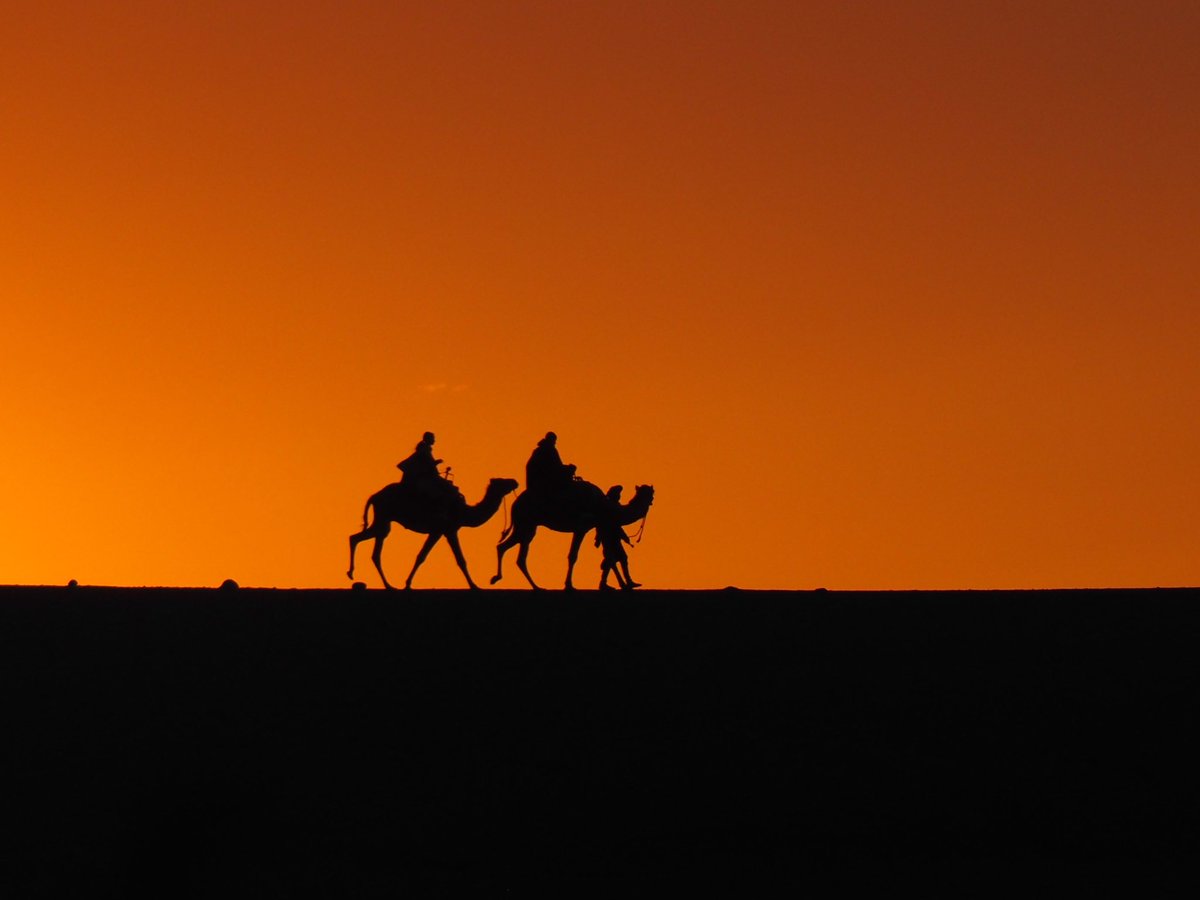 Atardecer en el desierto de Agafay (Marruecos)