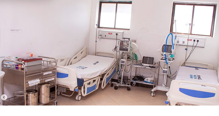 Muonekano wa jengo la wagonjwa wa dharura (EMD) katika hospitali ya wilaya ya Mpimbwe mkoani Katavi ambalo tayari limeshaanza kutumika na vifaa vikiwa vinafanyakazi.

#MamaYukoKazini 
#mamaanafanikisha