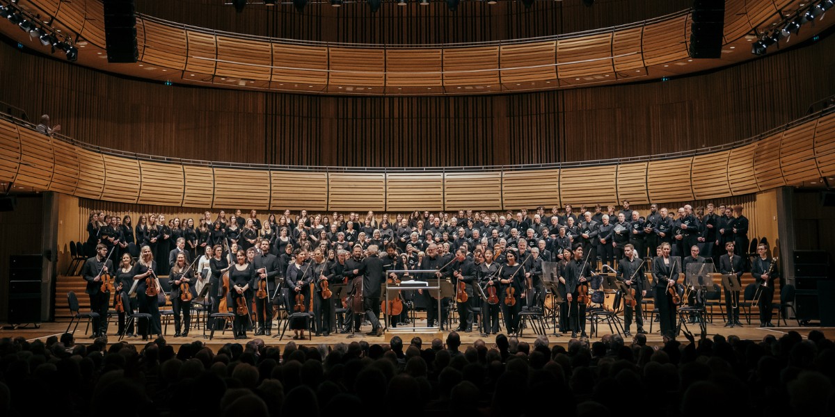 This March, our 80-strong student Choral Society joined forces with the Royal Northern Sinfonia and their Chorus at the world-renowned Glasshouse International Centre for Music in Gateshead to bring Bruckner's 'Great' Mass to life 🎶 Read more 👉 brnw.ch/21wJoeB