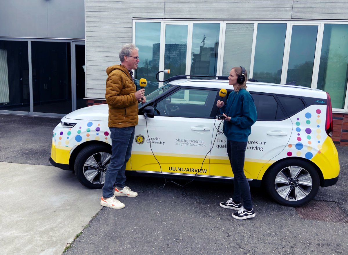 Karlijn Meinders (@karlijnmeinders) on Twitter photo *Nieuw* elke donderdag om 14u <a href="/BNR/">BNR Nieuwsradio</a>: #afdelingwetenschap. Vandaag de eerste: hoe staat het ervoor met de kwaliteit van onze lucht? We bespreken zelfgemaakte meetauto's, regels en risico's en gaan langs in de klas. Deel 1 (buitenlucht) vind je alvast hier: bnr.nl/podcast/wetens… *Nieuw* elke donderdag om 14u <a href="/BNR/">BNR Nieuwsradio</a>: #afdelingwetenschap. Vandaag de eerste: hoe staat het ervoor met de kwaliteit van onze lucht? We bespreken zelfgemaakte meetauto's, regels en risico's en gaan langs in de klas. Deel 1 (buitenlucht) vind je alvast hier: bnr.nl/podcast/wetens…