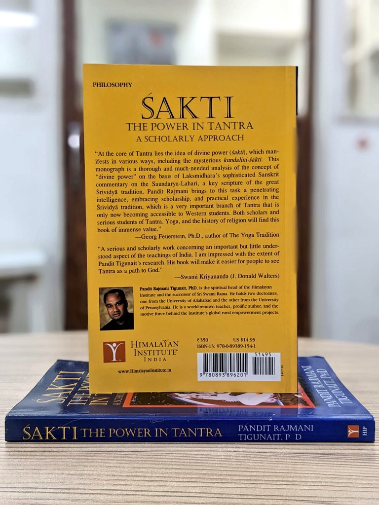#MayWithPI. Flat 25% Discount.
Presenting the much Acclaimed Book: Sakti - The Power in Tantra (A Scholarly Approach) by Pandit Rajmani Tigunait (PhD).
#PIRecommends #BuyFromPI
Order👉padhegaindia.in/product/sakti-…
