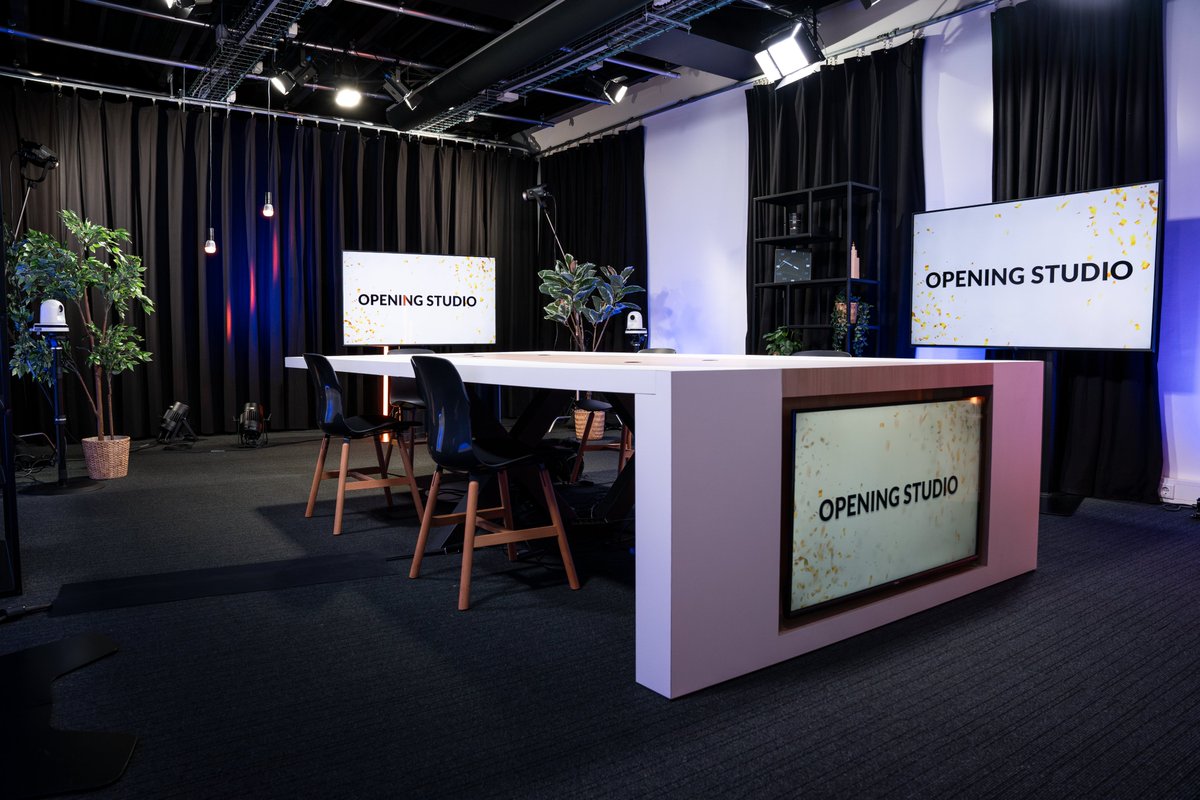 provgroningen's tweet image. 📣 VACATURE | Word jij onze nieuwe Audiovisueel Specialist in de bruisende studio van de provincie Groningen? Creëer professionele content voor onze online platforms! 

📅 32 t/m 40 uur
💰 Schaal 9 (€4.370)

Interesse? Solliciteer vóór 14 mei via: tinyurl.com/wvvbzbtx.