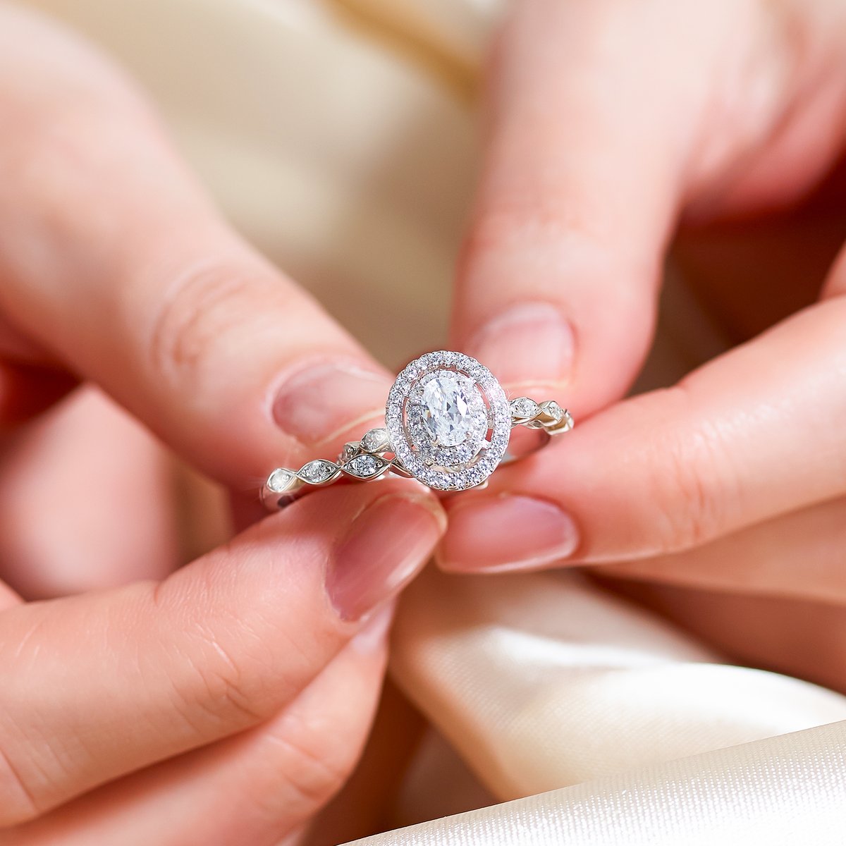 Tell us, would you say YES? 💝🥰

💍  Sterling Silver Cubic Zirconia Oval Double Halo Silver Ring

Buy now:bit.ly/3074xqF

#besttohavejewelry #silverjewelry #outfitinspiration #silverring #weddingrings #engagement #silver925 #besttohave #lovejewelry