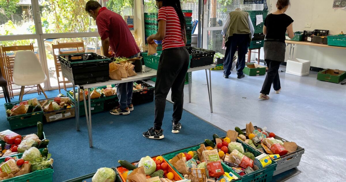 Have you heard about Cooperation Town? It helps communities around the country to set up food #Coops, improving access to affordable food. Sheffield Organiser Mikee Whitson tells @nowthenmag more about this exciting and vital work ⬇️ buff.ly/3UoGgHJ