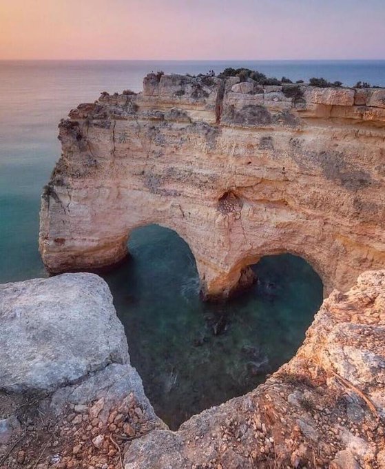 Perspective

[📸 reubenfields, Praia da Marinha, Portugal]