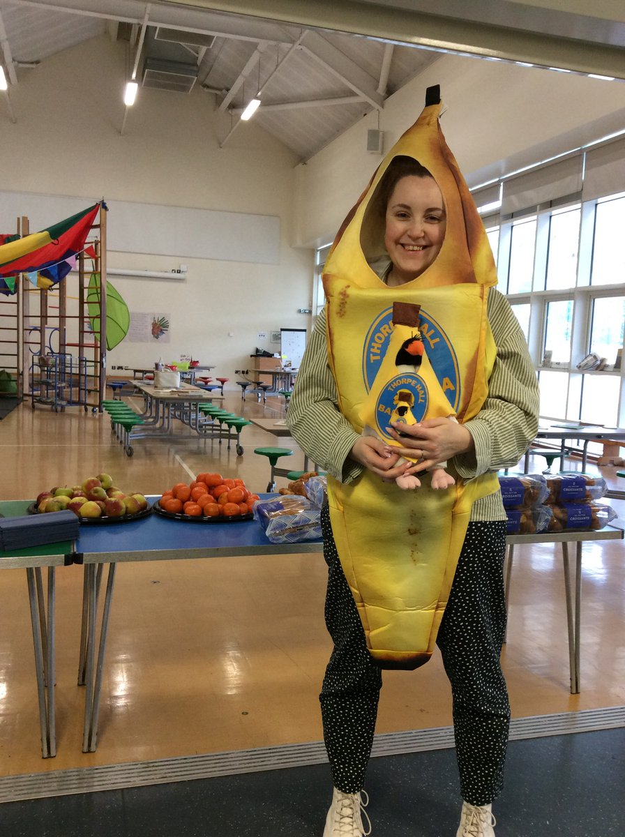 I’ve only gone and won the North London teacher’s category of @poetrybyheart ! I am completely flabbergasted and giddy. Thank you to @MichaelRosenYes for the poem The Book which was such a gift of a poem to perform. I am one happy banana!