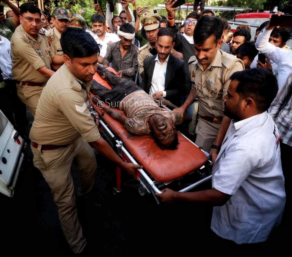 A terrible incident happened in Lucknow. Two sanitation workers died while cleaning the sewer line, they were sent down into the sewer without any safety equipment, they died due to poisonous gas.