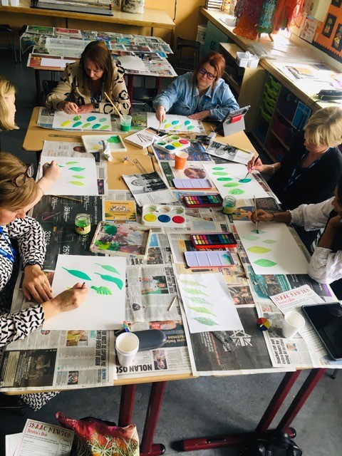 Fun session with @GlasgowCREATE at @ClevedenArt exploring the visual elements of colour and tone. Always humbled to see such dedicated teachers showing up after their hard day's work to further their creativity in order to inspire Glasgow's children 🙌