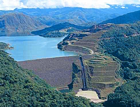 EMBALSE URIBANTE. #Tachira #UribanteCaparo. Iniciado en 1977, en el primer gobierno del presidente Carlos Andrés Pérez, culminado en 1986 e inaugurado el 30/9/1987, en el mandato del presidente Jaime Lusinchi. Genera hidroelectricidad. #ObrasDeLaDemocracia #CentenarioLusinchi