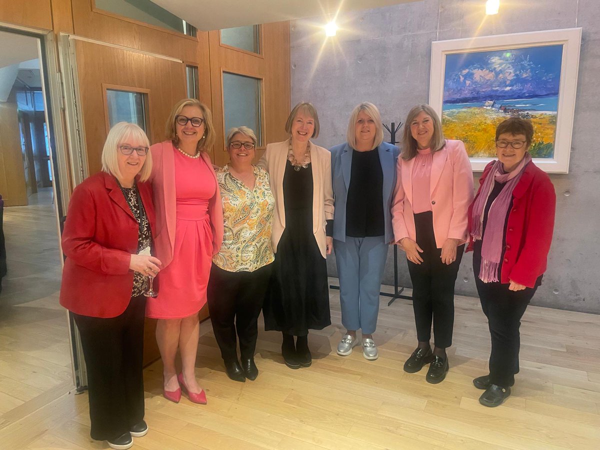 An enlightening evening at the ‘Women’s Caucus’ event in @ScotParl this week with @HarrietHarman Great to hear about Harriet’s life in politics & the challenges she faced to get to where she is today - the longest serving female MP and the chair of the @fawcettsociety