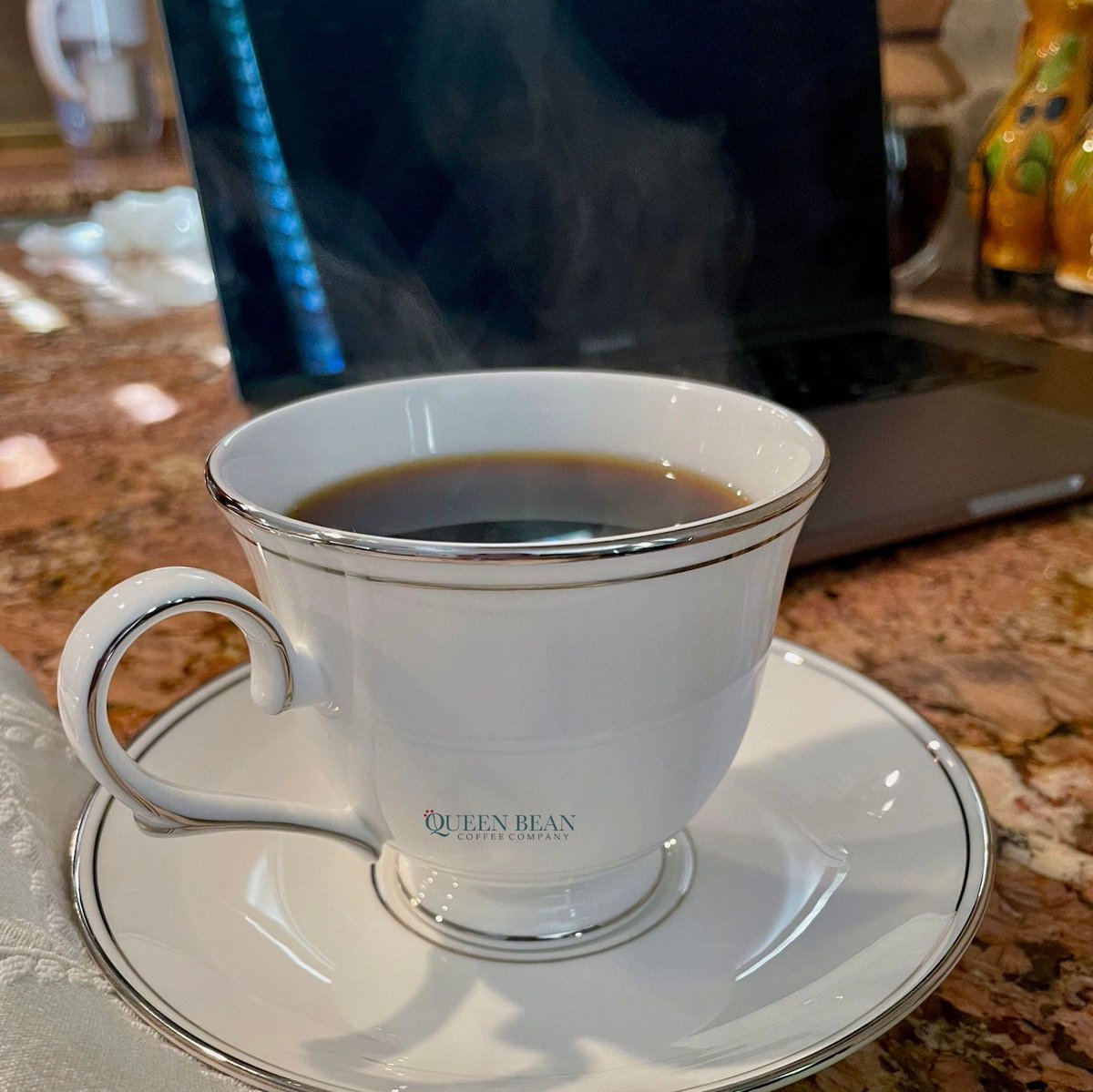 Good morning, good morning! Time to #coffee up and get to work. Thank you bright, beautiful Organically-grown #Breakfast Blend! 15% off your first order with code FT15: buff.ly/33KlW8s #TheQueenBean #Thursday #CoffeeLover