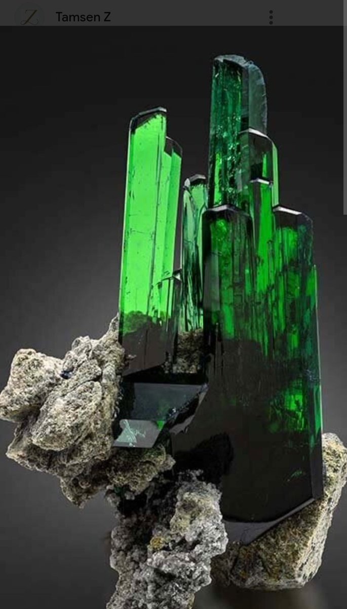 @creepydotorg Vivianite is a beautiful green crystal made out of hydrated ion phosphate mineral. Gorgeous!