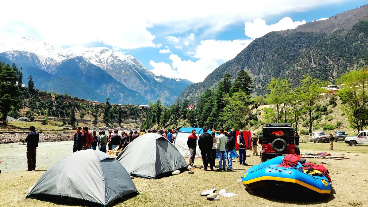 DC Kishtwar took part in the River Rafting Expedition by Adventure Stakeholders in Collab with Distt. Admin Kishtwar at Chenab River, Gulabgarh Paddar. @Devansh_IAS @diprjk