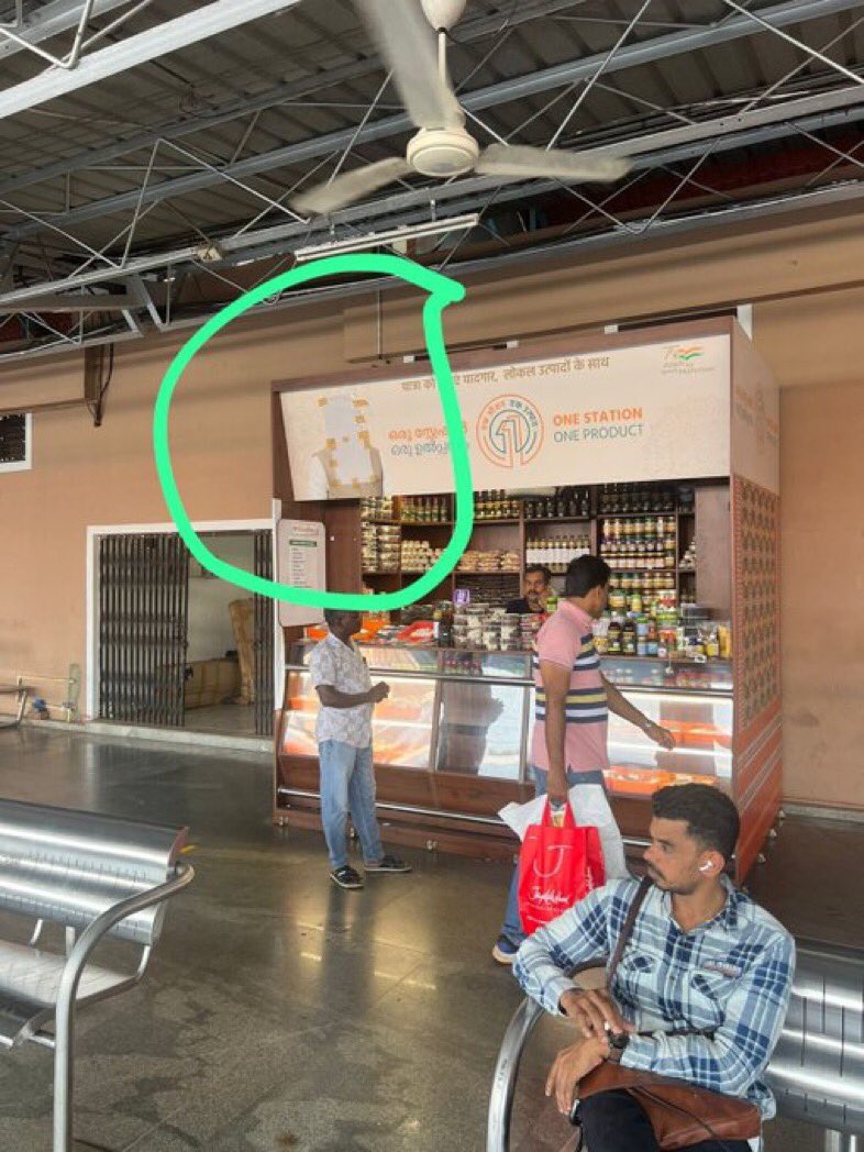 Platform number 4, Kozhikode (Kerala) Railway Station! Picture of Indian Prime Minister is not allowed here!!.. The shop owner has blocked PM's picture by pasting/covering with a paper. 👆👆 Please circulate this message until it reaches to the concerned and Railway ministry.
