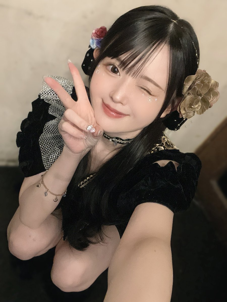 明日は新宿アルタキースタジオでライブだよ✨ GWたくさんライブあります！会えますように🥰 お仕事の方も一緒にがんばろうね🥺✨