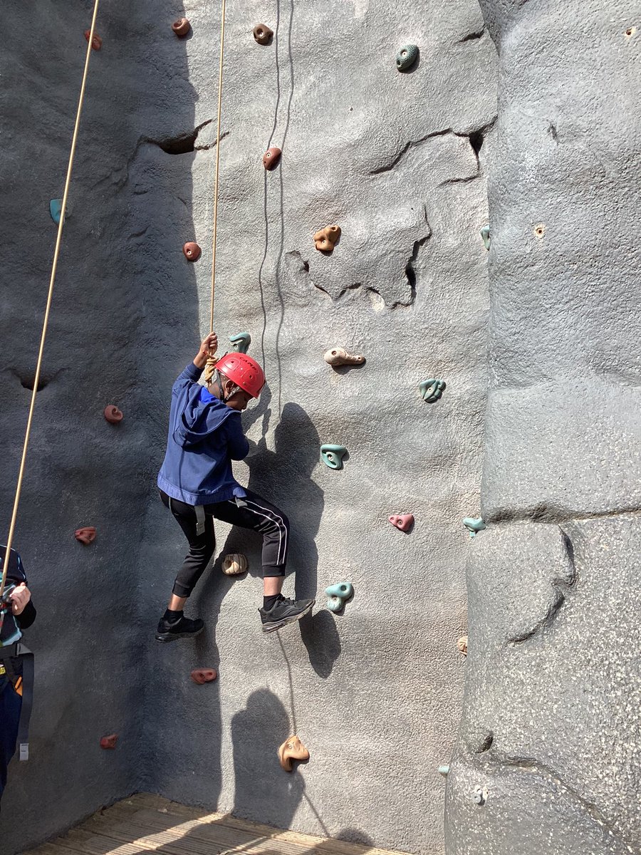 Our day started with rock climbing, lots of great team work on display 🧗‍♂️🧗‍♀️🧗