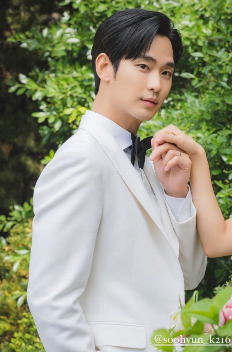 soohyun so handsome and he is holding his bride's hand aackkk more pictures from the wedding photoshoot please 

#QueenOfTears