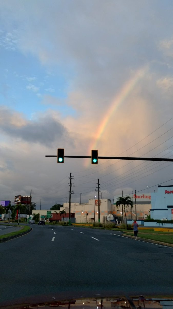 Arco iris desde Bayamón #PuertoRico #MorningFix #rainbow