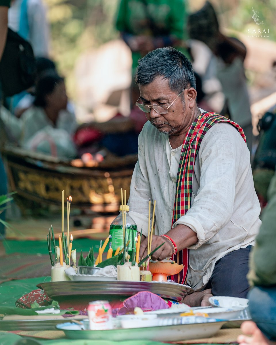 SaraiResort's tweet photo. Experience the rich cultural traditions of the villagers as they gather for the 𝐑𝐚𝐢𝐧 𝐏𝐫𝐚𝐲𝐢𝐧𝐠 𝐑𝐢𝐭𝐮𝐚𝐥 at 𝐍𝐞𝐤 𝐏𝐨𝐧 𝐓𝐞𝐦𝐩𝐥𝐞.
.
.
𝐁𝐨𝐨𝐤 𝐲𝐨𝐮𝐫 𝐬𝐭𝐚𝐲 𝐧𝐨𝐰: https://t.co/Tl9nhTWjez
𝐑𝐞𝐬𝐞𝐫𝐯𝐚𝐭𝐢𝐨𝐧 : (+𝟖𝟓𝟓) 𝟗𝟑 𝟗𝟔𝟐 𝟐𝟎𝟎 https://t.co/woauYUlOZl