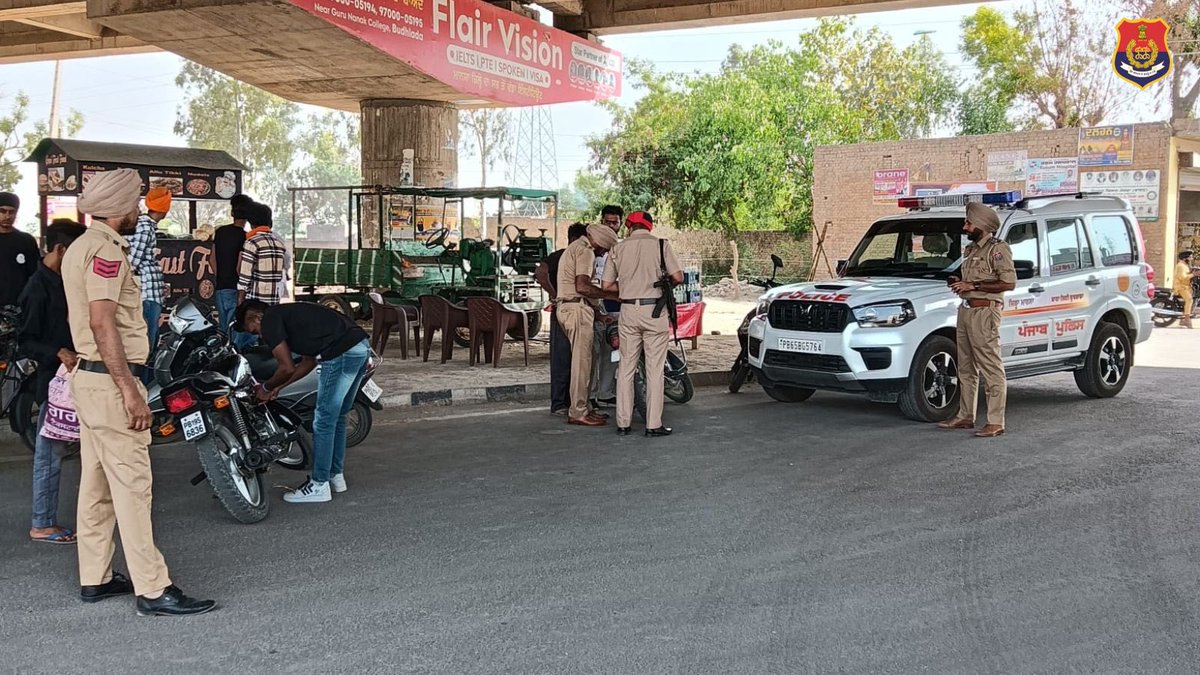 Mansa Police are checking the suspicious vehicles by settings up Naka’s at various places to maintain Law and Order situation in the district and taking strict action against those who violates traffic rules.

#PoliceSurveillance