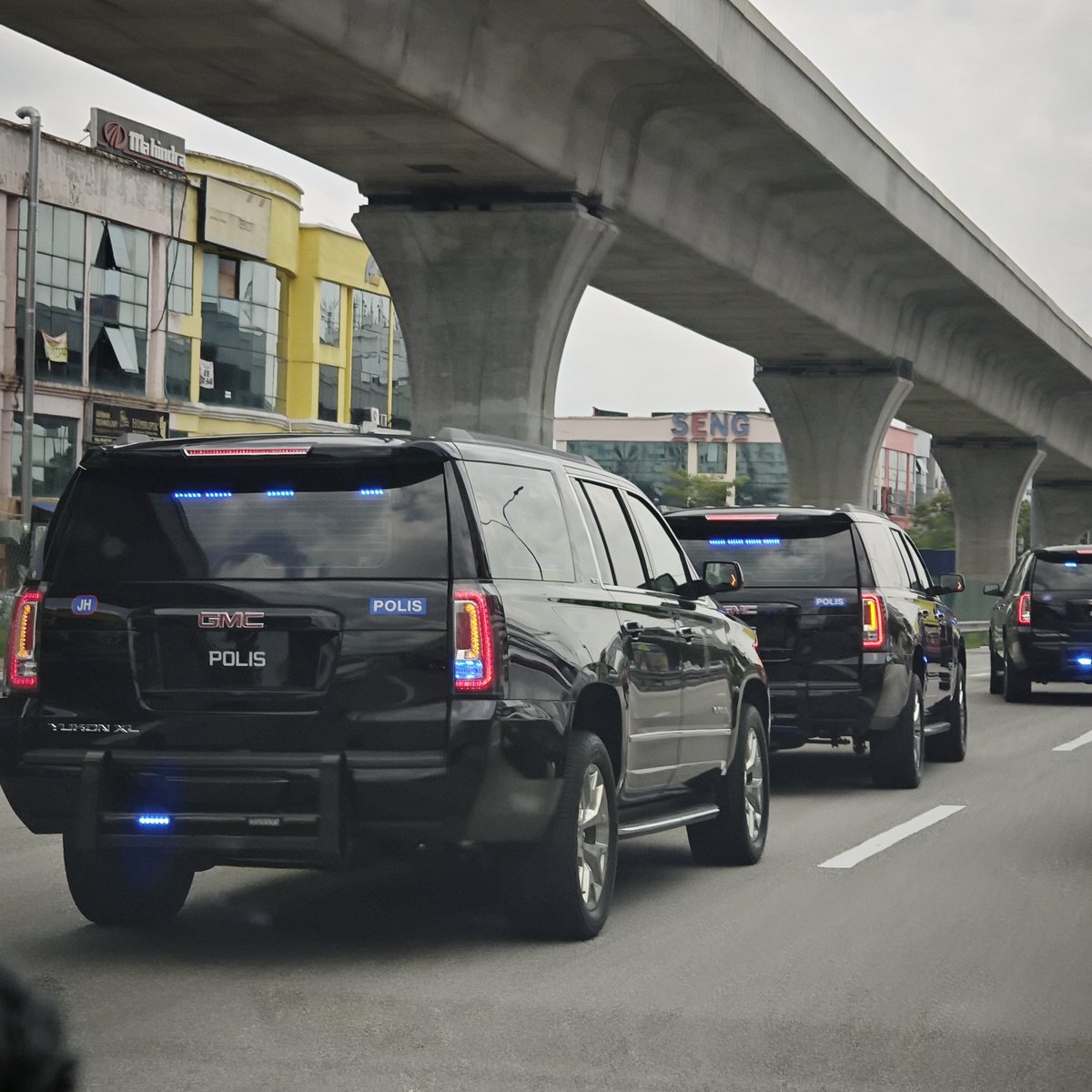 Bukan biasa-biasa kereta pengiring YDPA dari Johor ini.