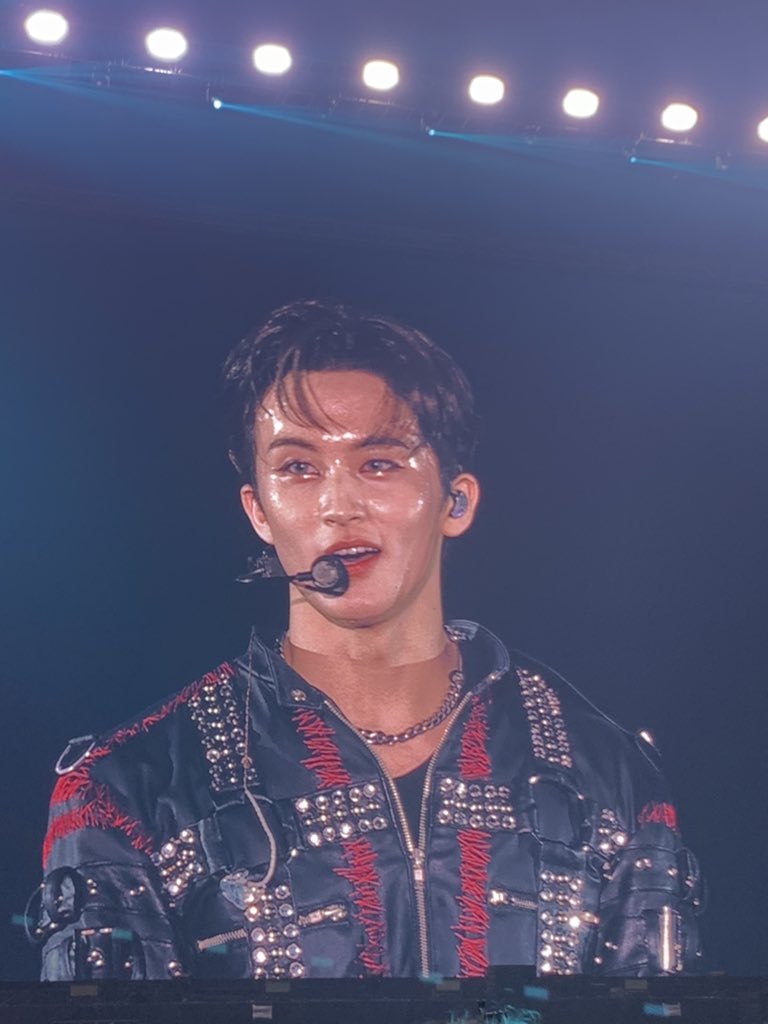 leemarker916's tweet image. mana ceweknya???????? lapin kek keringetnya😡😡😡