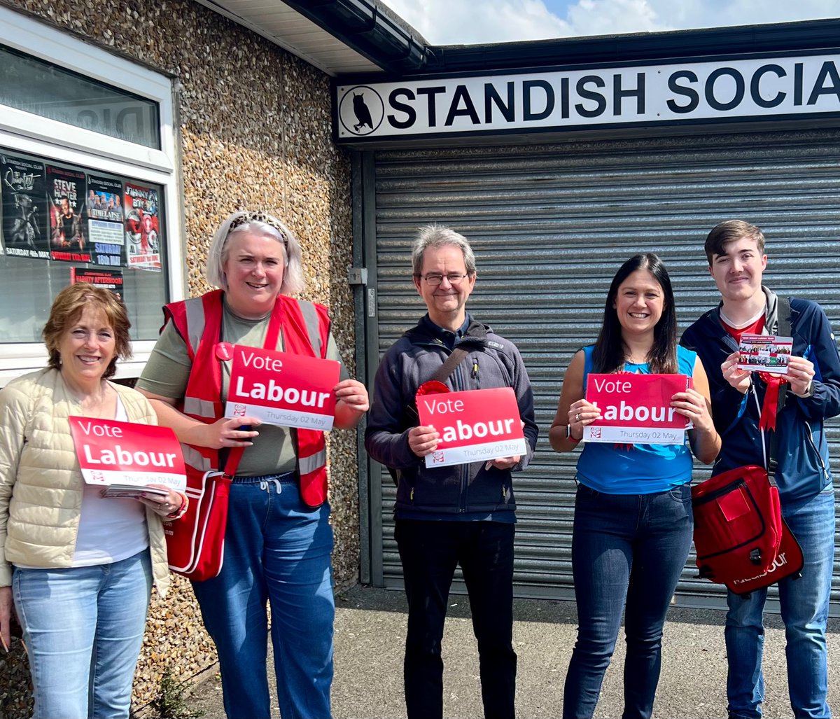 Your Labour team are out across Standish getting out the vote for Councillor Terry Mugan and @andyburnhamGM. Two votes for Labour! 🌹 #VoteLabour