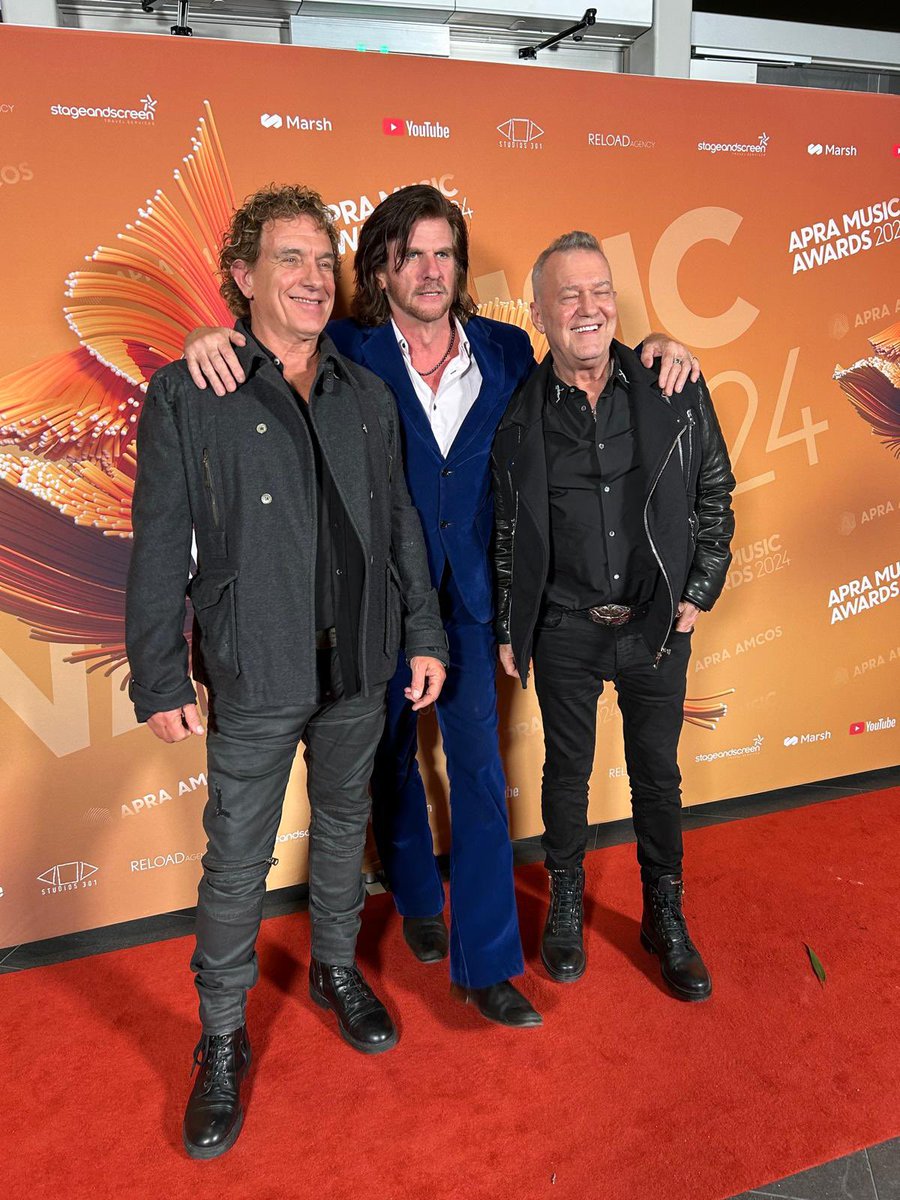 I was honoured to present the Songwriter Of The Year award at the @APRAAMCOS Awards last night, which went to my good mates, @teskeybrothers. Here I am with a couple of my favourite people - @ianmossmusic and @TexPerkins