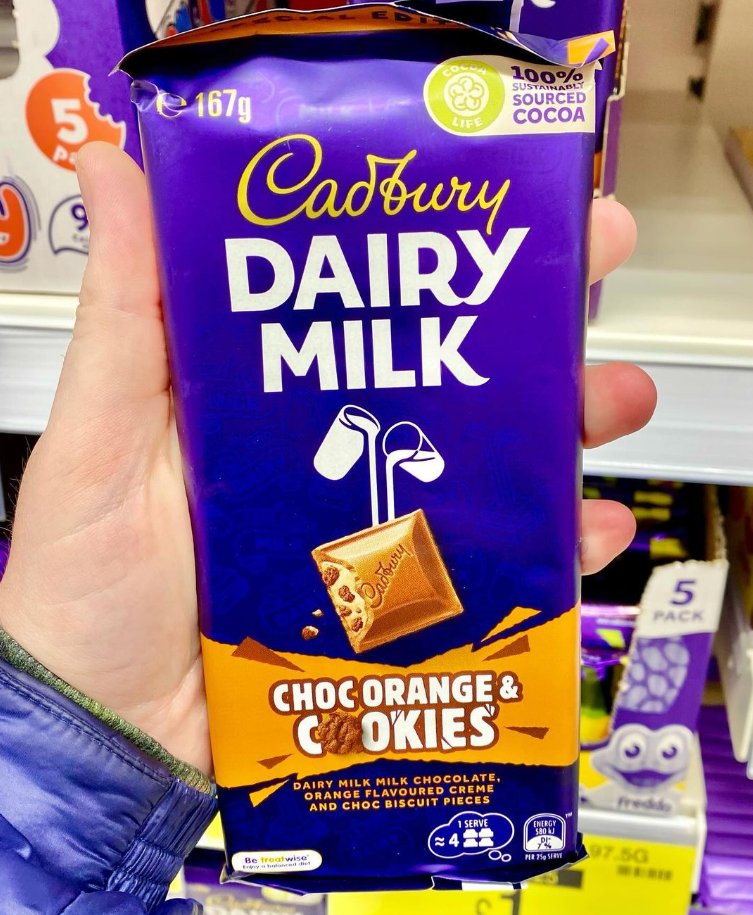 We're always on the hunt for new chocolate (because EVERY day is a chocolate day) so we can't wait to try this🤤! Another new product in stores - spotted by instagram.com/newfoodsuk! Combining chocolate orange AND cookies - it sounds divine🍫🥰! Who fancies giving this a try?!