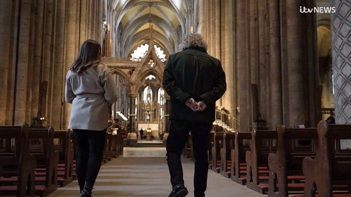 Did you know @HairyBikers Si King helped bring Harry Potter to @durhamcathedral? Find out more fascinating facts about how #DurhamCathedral became a blockbuster movie set in @EmilyNewsReader's @itvtynetees report 👉 lnk.bio/s/ITVHP #durhamonscreen #harrypotterday