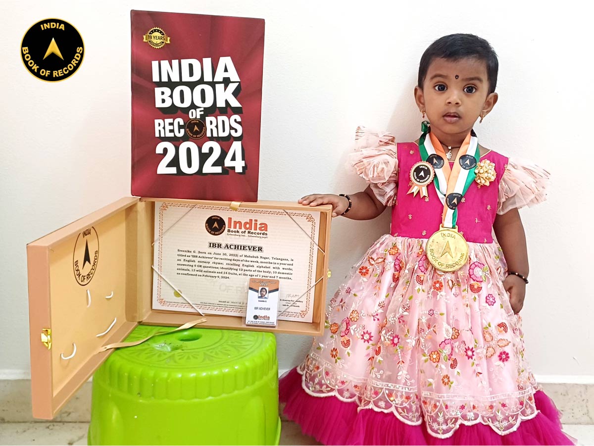 Sreenika G. of Telangana, is titled as ‘IBR Achiever’ for reciting days of the week, months in a year and an English nursery rhyme; recalling English alphabet with words; answering 5 GK questions. #IndiaBookofRecords #SreenikaG #OneIndia Read At: indiabookofrecords.in/sreenika-g-ibr…