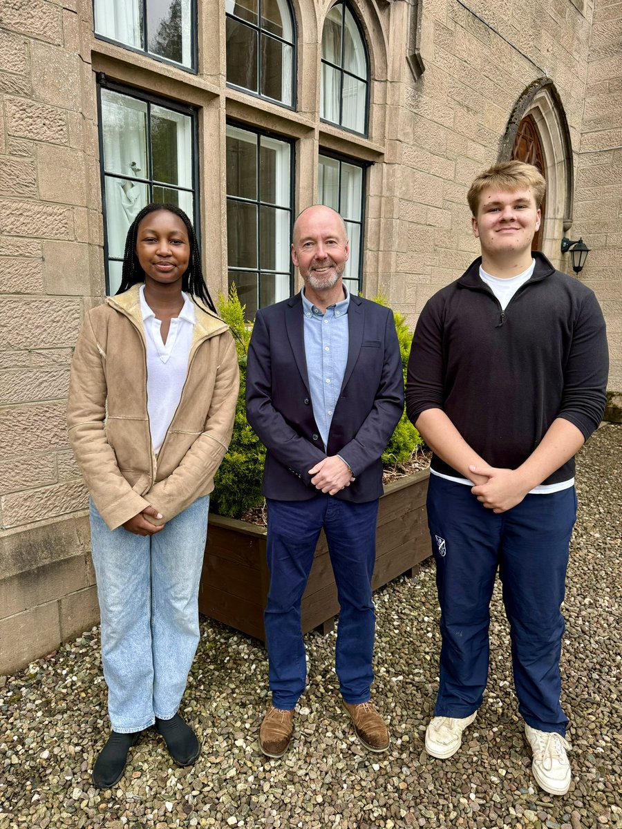 A great pleasure to welcome to Glenalmond @PeterBa1n the President of @LeadersScotland & Head of @obanhighschool & @TireeSchools A tour with Brianna & Robert, dinner last night & then gave a superb talk in chapel this morning. @SCISschools @HMC_Org @schoolstogether @ISC_schools