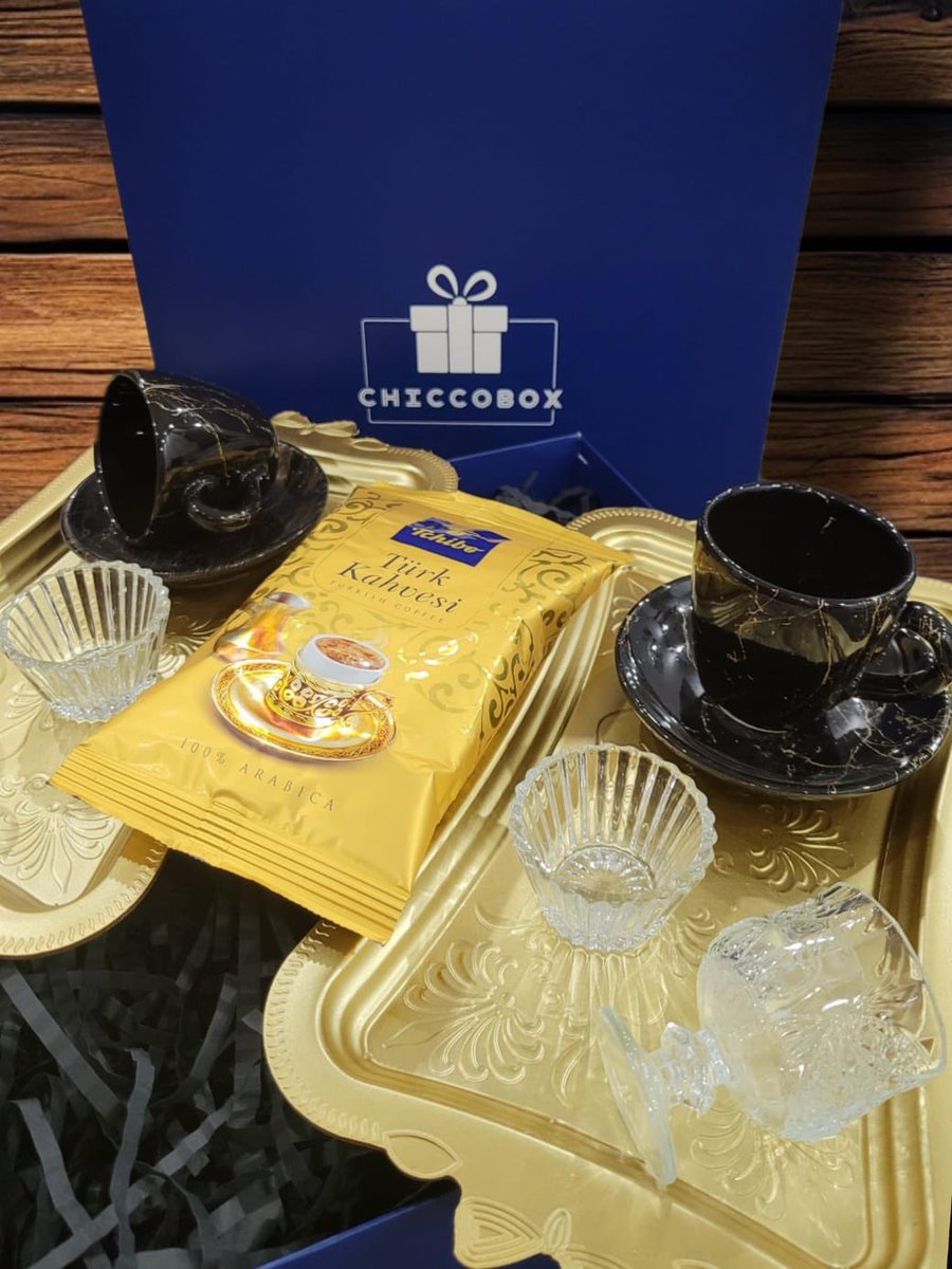 Sunum Sevenlere Gold Şıklığı 🤩

#chiccobox #gift #giftbox #kahve #kahveseverler #sunum #gold #annelergünü
