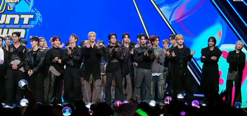 seventeen at the mcountdown ending stage <3 you worked hard, boys!!!
