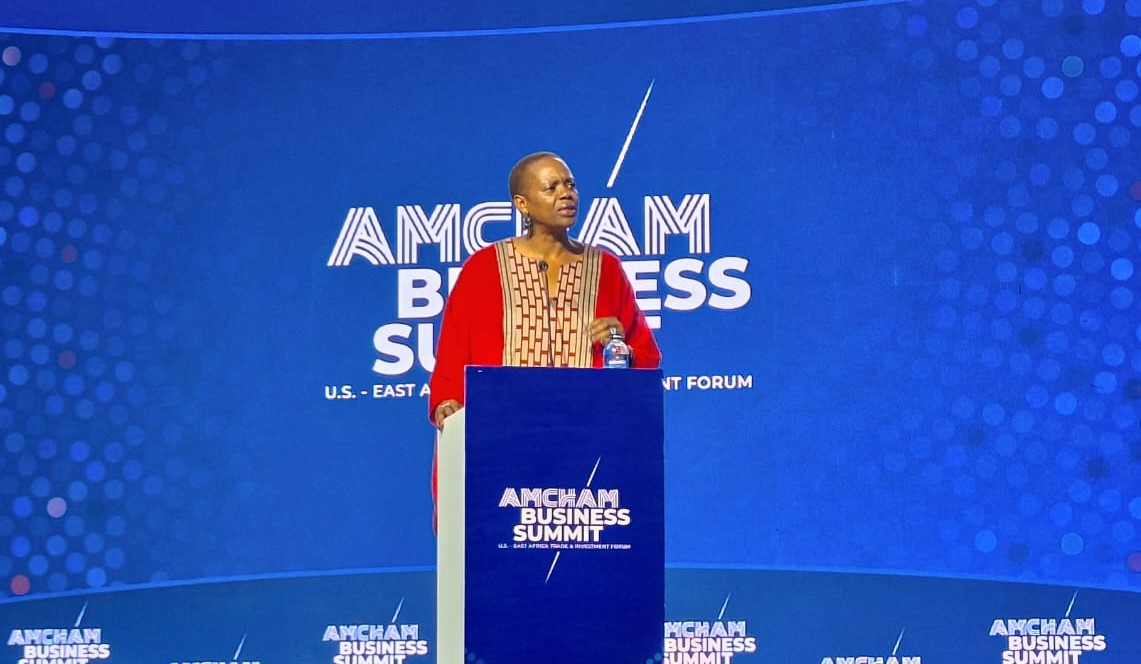 Poverty is at the heart of climate vulnerability in Africa. 'With the resources we have on the continent, we should be facing a more resilient & prosperous reality,' @MathaiWanjira said speaking at @AmChamKE. Strengthening economic wellbeing is 🔑 to building lasting resilience!