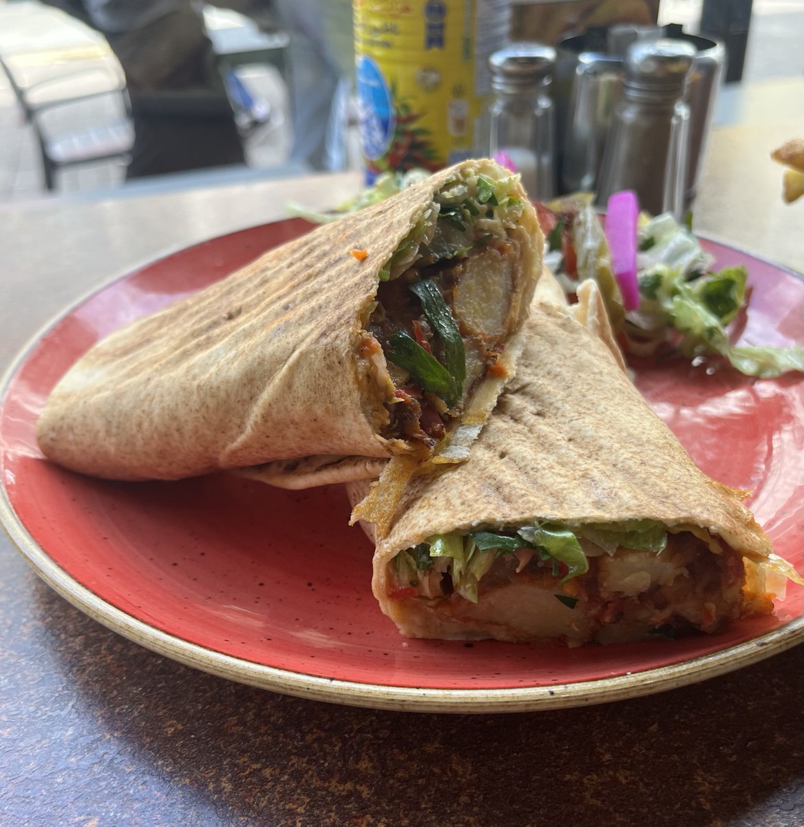 Meaty, Veggie, or Vegan, we've got the perfect lunch option for everyone 😋
.
.
.
#wrap #tasty #liverpoolfood #foodies #liverpoolrestaurant #loveliverpool #liverpoolfoodie #boldstreet #foodie #lunch #vegan #veganeats #liverpoolvegan