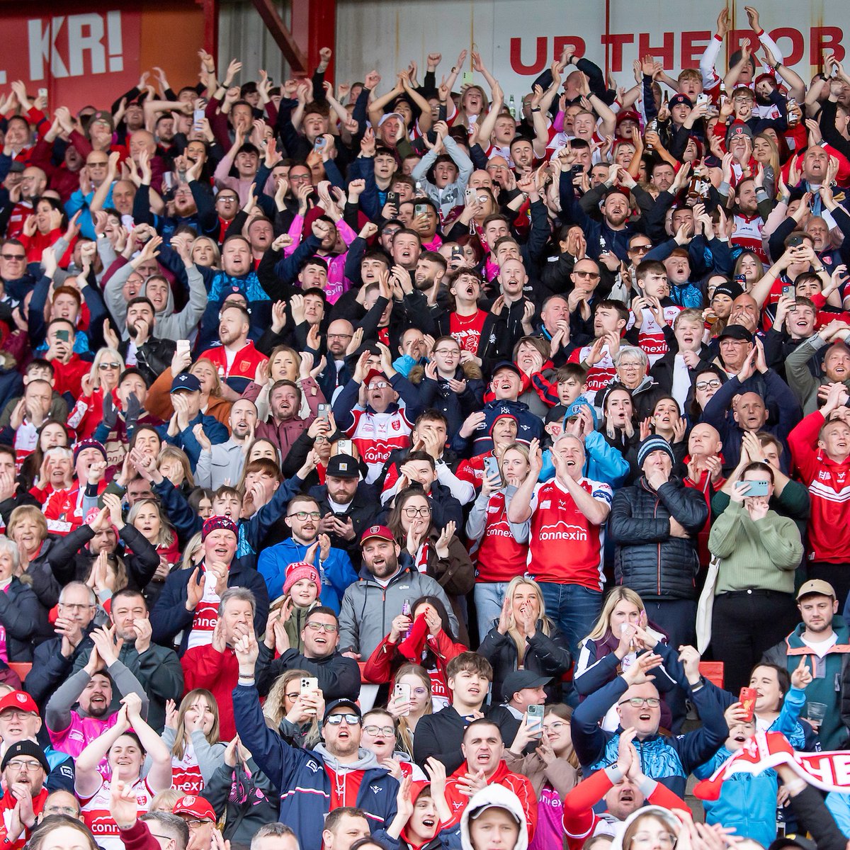 It's another full house in East Hull on Saturday 😍👏 The Ticket Exchange is now open for full-season members who can't make the game and wish to resell their ticket online 🔀🎟️ #UpTheRobins🔴⚪️